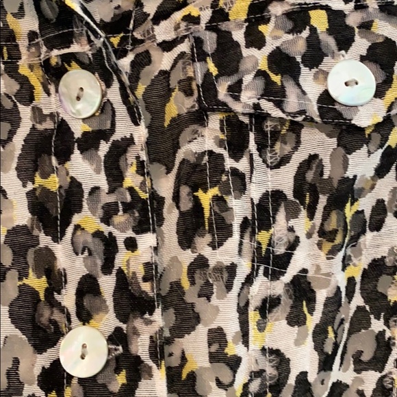 Ruby Rd Animal Leopard Print Button Down Top 8P - Picture 2 of 5